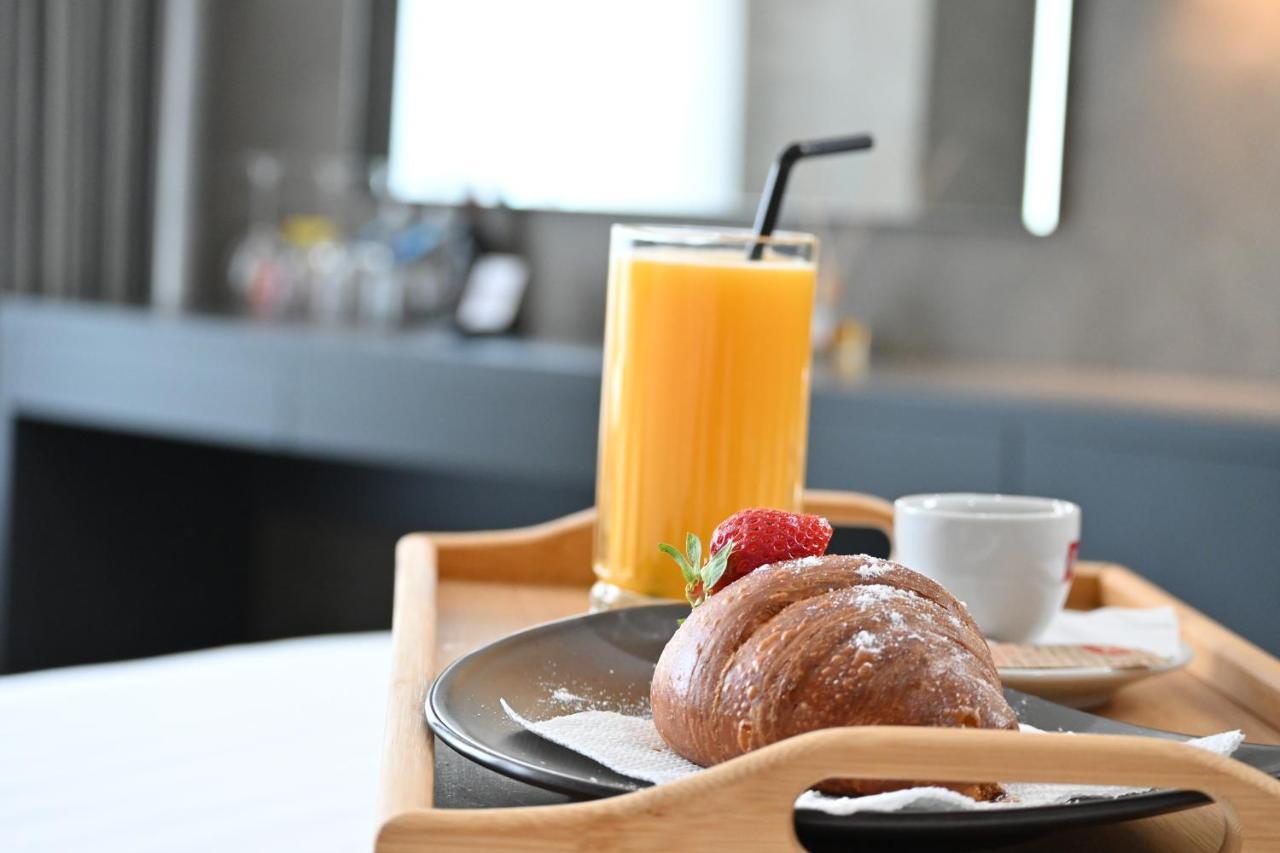 Ap Hotel Boutique Вльора Екстер'єр фото